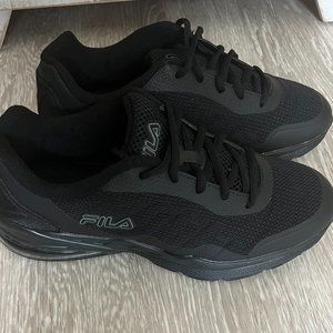 Black New Fila casual/gym shoes